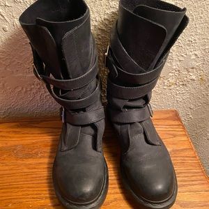 Dr. Martens Lauren leather boots Women’s size 9